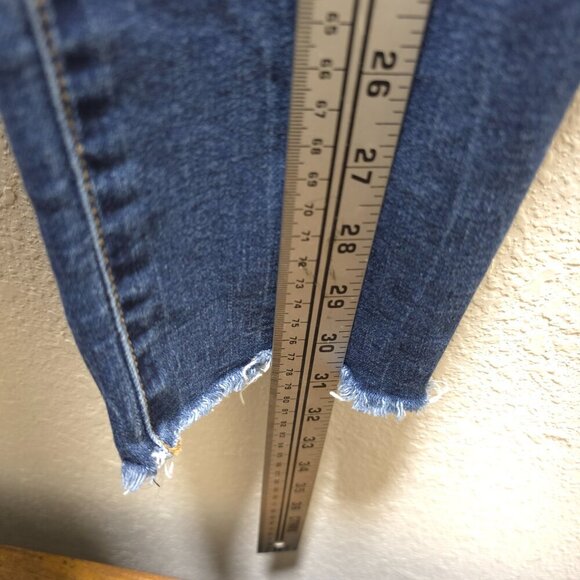 Maurices Distressed Skinny Capri Jeans - Size 6‎ - Picture 4 of 10